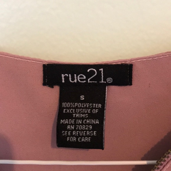 Rue21 Blouse with front half way Zip - Picture 3 of 4